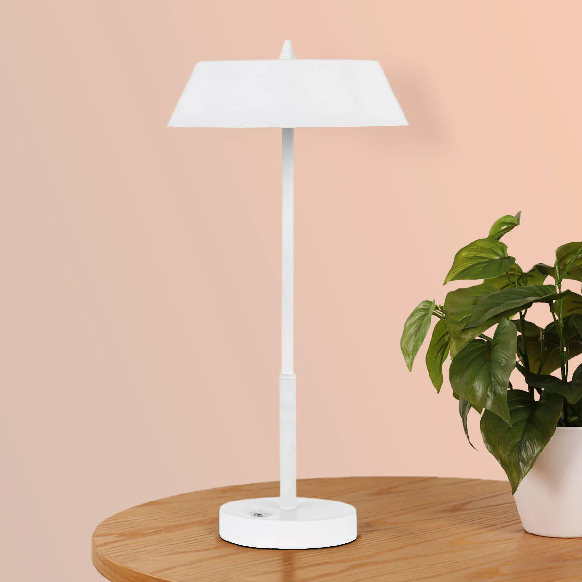 ALLURE 7w LED TABLE LAMP