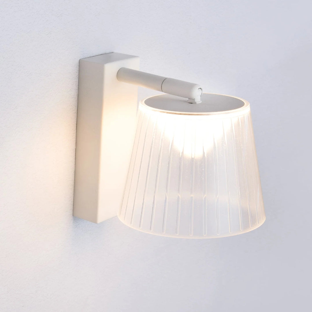 CHESTER: City Series LED Wall White 1 Switch Clear PS Shade Wall Lights