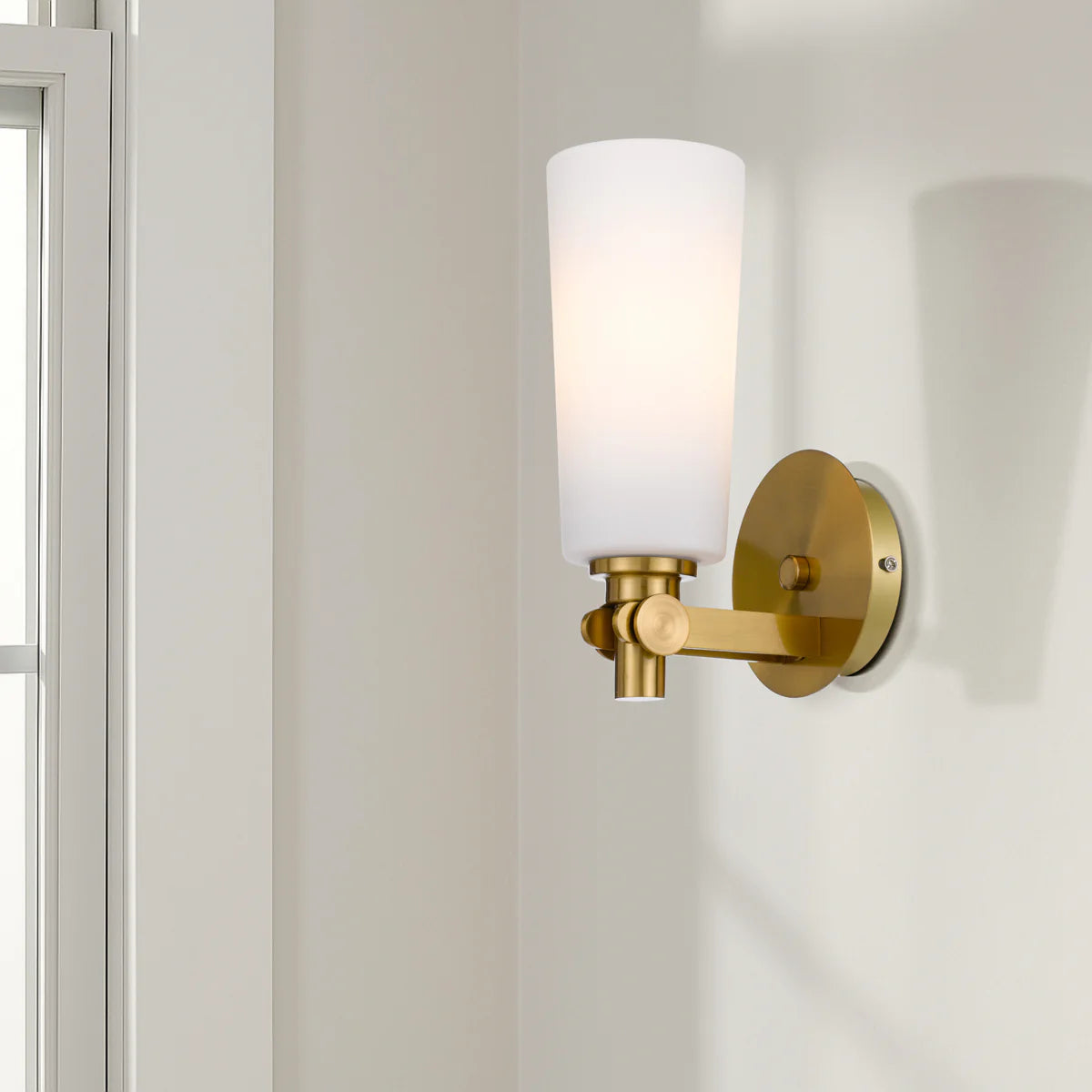DELMAR WALL LIGHT