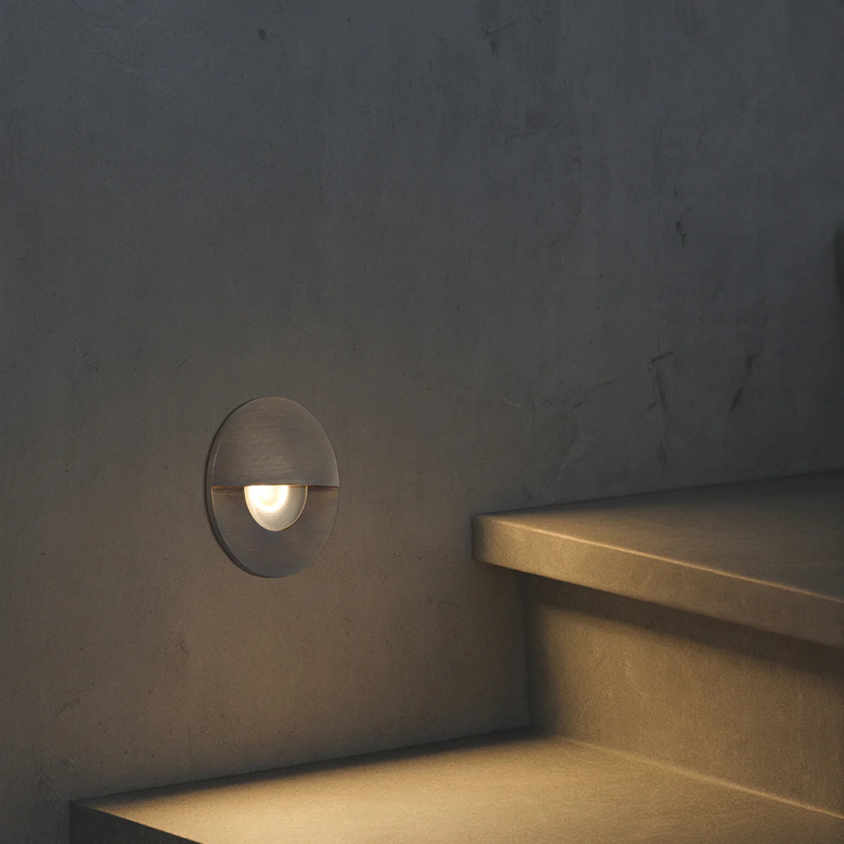 HALON BRASS STEP LIGHT