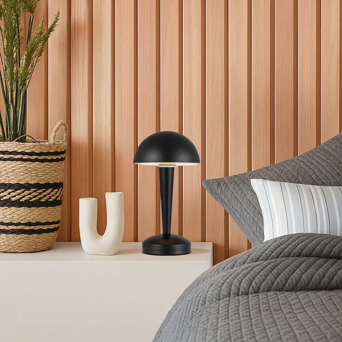 MANDEL TOUCH TABLE LAMP