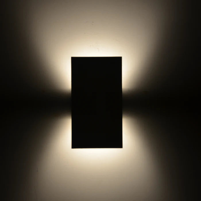 UARC-BLK/WH-WW-DIM ARC 6W LED wall light