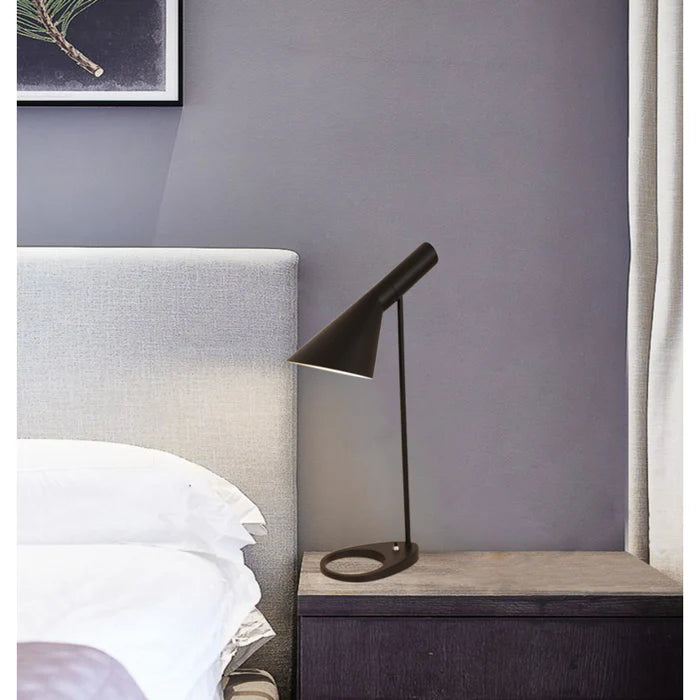 UTL-MARCO-BLK Marco Table Lamp