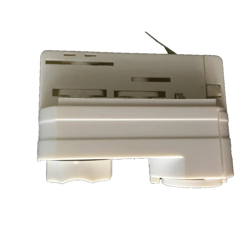 UTRK4W-3ADP-BLK/WH Three Circuit Track Adaptor for converting fittings